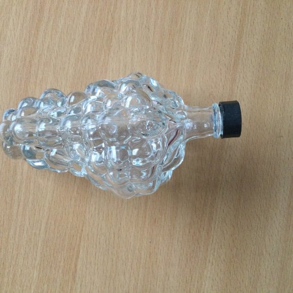 White Clear glass grapes bottle with lid made in turkey - Picture 3 of 5